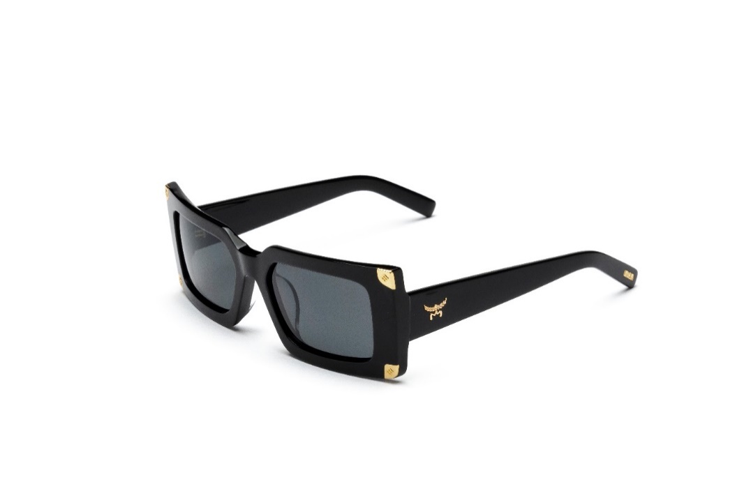 Ein Bild, das Zubehör, Sonnenbrille, Brille, Spektakel enthält. Automatisch generierte Beschreibung