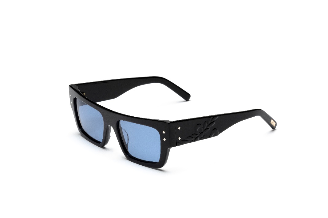 A pair of black sunglasses Description automatically generated